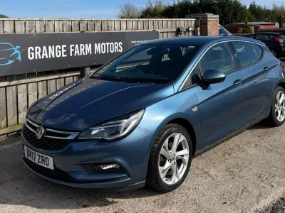 Used Vauxhall Astra SRi 105 HP (77 kW) 2017 Blue Hatchback