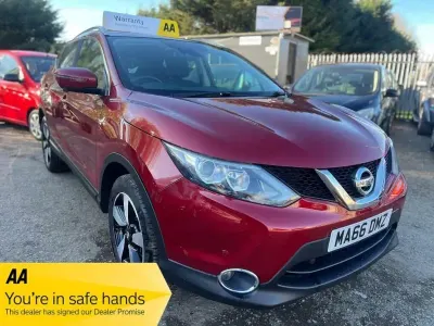 Używany Nissan Qashqai N-Connecta 115 KM (84 kW) 2016 Czerwony SUV