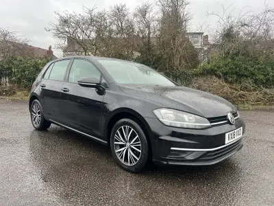 Begagnad VW Golf VII SE 110 HK (80 kW) 2018 Svart Halvkombi
