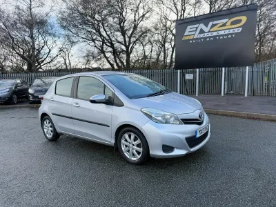 Used Toyota Yaris 90 HP (66 kW) 2013 Silver Hatchback
