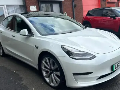 Used Tesla Model 3 Performance 82 kW (112 HP) 2019 White Sedan