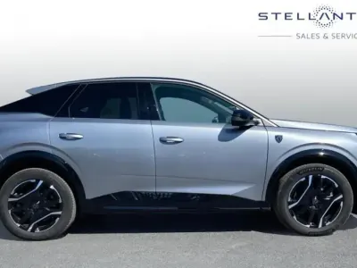 Second-hand Peugeot e-3008 GT 152 kW (207 CP) 2025 Gri SUV