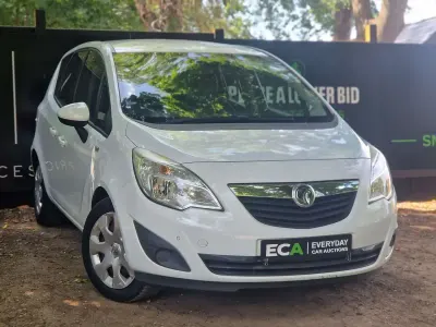 Used Vauxhall Meriva 2011 White MPV