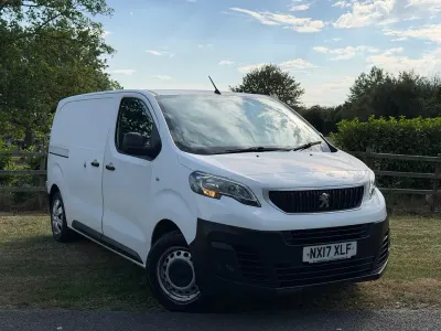 Used Peugeot Expert S 95 HP (69 kW) 2017 White Van