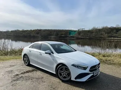 Używany Mercedes A200 Executive 163 KM (119 kW) 2024 Biały Sedan/Limuzyna