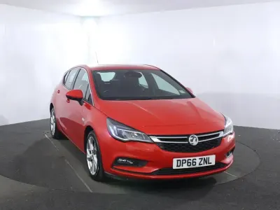 Used Vauxhall Astra SRi 150 HP (110 kW) 2016 Red Hatchback