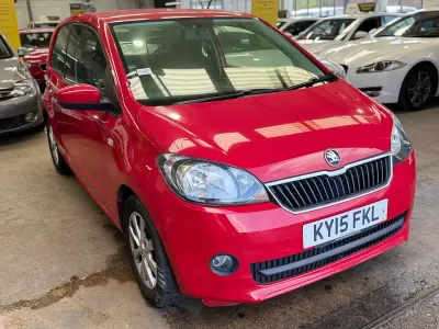 Usado Skoda Citigo Elegance 75 CV (55 kW) 2015 Rojo Utilitario