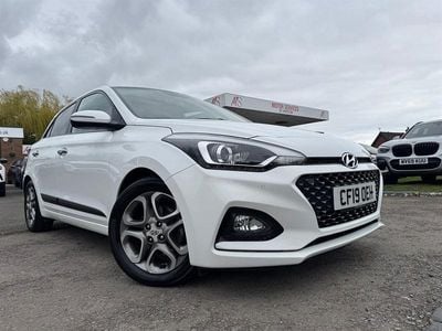 Used Hyundai i20 Premium SE 120 HP (88 kW) 2019 White Hatchback