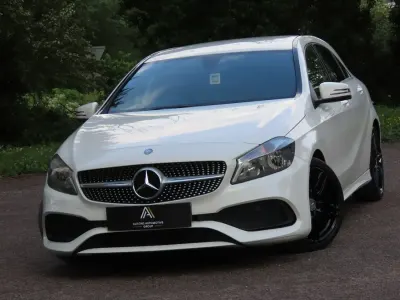 Begagnad Mercedes A180 AMG line 2016 Vit Halvkombi