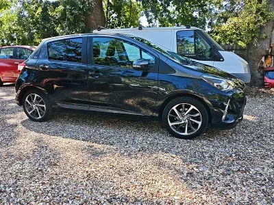 Used Toyota Yaris 107 HP (78 kW) 2019 Black Hatchback