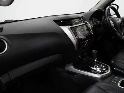 Używany Nissan Navara N-Guard 190 KM (139 kW) 2021 Szary Pickup