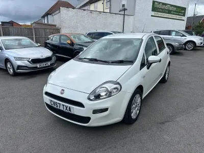 Used Fiat Punto Pop 77 HP (56 kW) 2017 White Hatchback