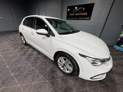 Używany VW Golf VII S 130 KM (95 kW) 2021 Biały Hatchback