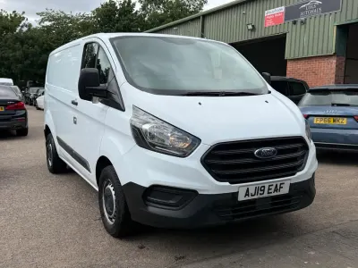 Used Ford Transit Custom 105 HP (77 kW) 2019 White Van