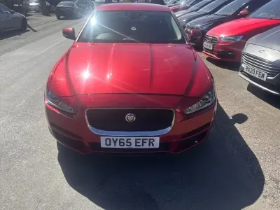 Gebraucht Jaguar XE Portfolio 180 PS (132 kW) 2015 Rot Limousine