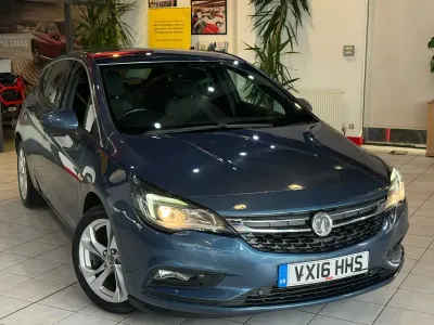 Used Vauxhall Astra SRi 110 HP (80 kW) 2016 Blue Hatchback