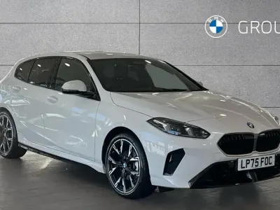 Begagnad BMW 120 M Sport 168 HK (123 kW) 2026 Vit Halvkombi