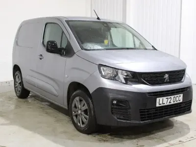 Second-hand Peugeot Partner Premium 131 CP (96 kW) 2022 Gri Monovolum