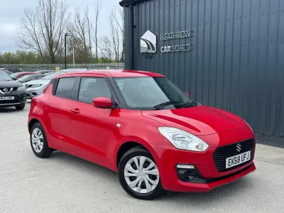 Usado Suzuki Swift SZ3 90 HP (66 kW) 2018 Vermelho Citadino