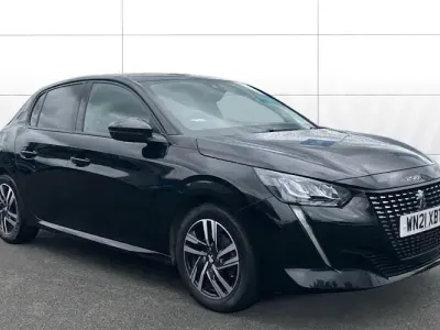 Usado Peugeot 208 Allure Premium 102 CV (75 kW) 2021 Negro Utilitario