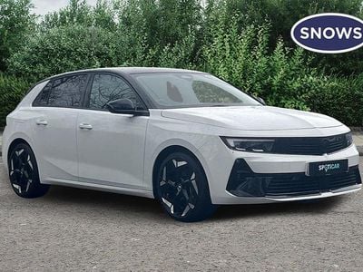 Used Vauxhall Astra GSe 225 HP (165 kW) 2024 White Hatchback