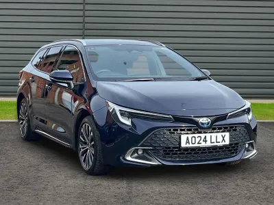 Usado Toyota Corolla Design 140 CV (102 kW) 2024 Azul Familiar