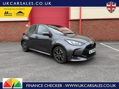 Used Toyota Yaris Hybrid Design 116 HP (85 kW) 2023 Grey Hatchback