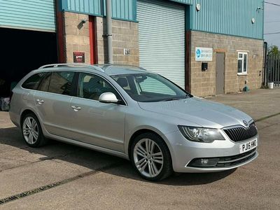 Gebraucht Skoda Superb Elegance 170 PS (125 kW) 2015 Silber Kombi
