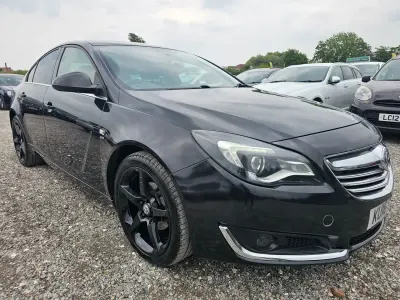 Używany Vauxhall Insignia SRi 170 KM (125 kW) 2016 Czarny Hatchback
