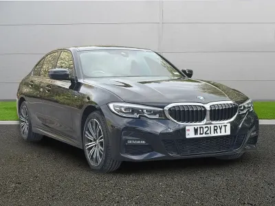 Begagnad BMW 330e M Sport 2021 Svart Sedan