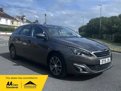 Gebraucht Peugeot 308 SW Allure 120 PS (88 kW) 2015 Grau Kombi