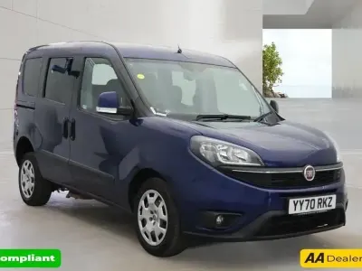 Używany Fiat Doblò 2021 Niebieski Minivan