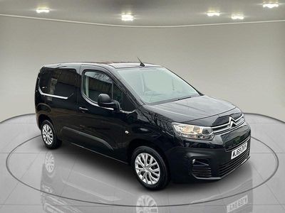 Used Citroën Berlingo Start 100 HP (73 kW) 2019 Black MPV