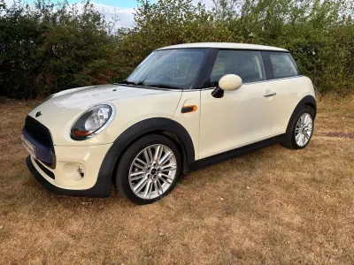 Used Mini Cooper Hatch 2016 White Hatchback