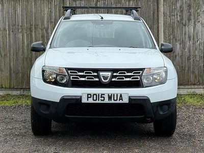 Begagnad Dacia Duster Acces 105 HK (77 kW) 2015 Vit SUV