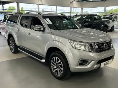 Usado Nissan Navara Tekna 2016 Plateado Pickup/Camioneta