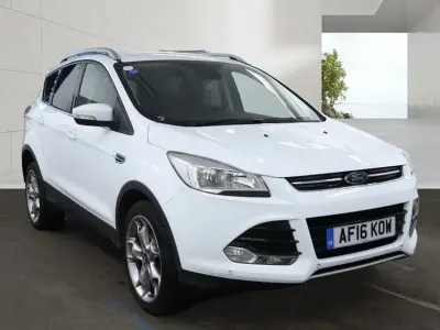 Usado Ford Kuga Titanium 150 HP (110 kW) 2016 Branco SUV