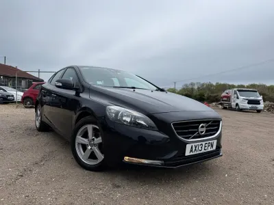 Begagnad Volvo V40 2025 Svart Kombi