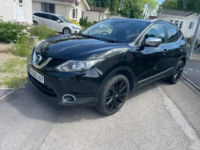 Used Nissan Qashqai Tekna 163 HP (119 kW) 2015 Black SUV
