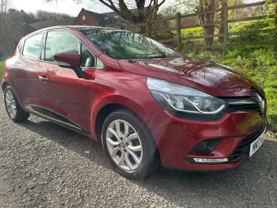 Used Renault Clio Dynamique 75 HP (55 kW) 2017 Red Hatchback