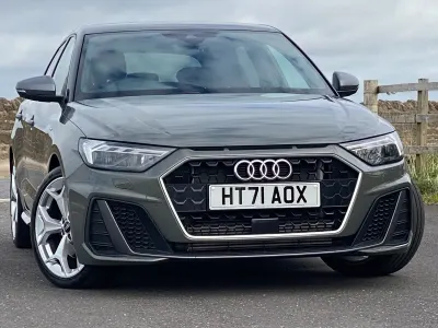 Begagnad Audi A1 Competition 200 HK (147 kW) 2022 Grå SUV