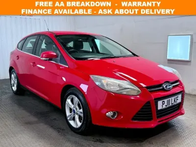 Used Ford Focus Zetec 125 HP (91 kW) 2011 Red Hatchback