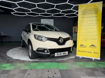 Used Renault Captur Dynamique 90 HP (66 kW) 2016 Cream SUV