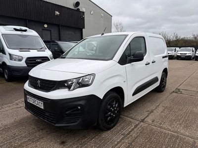Used Peugeot Partner 100 HP (73 kW) 2021 White MPV