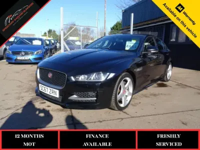 Begagnad Jaguar XE R-Sport 180 HK (132 kW) 2017 Svart Sedan