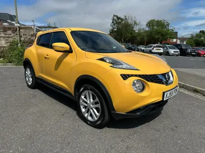 Used Nissan Juke Acenta Premium 117 HP (86 kW) 2015 Yellow SUV