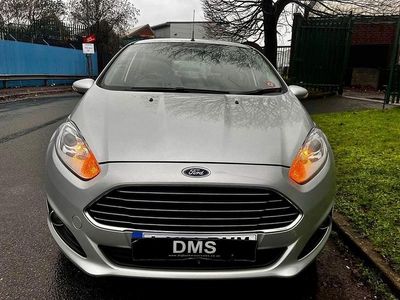 Used Ford Fiesta Zetec 100 HP (73 kW) 2014 Silver Hatchback