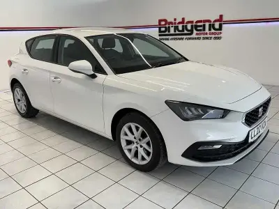 Used Seat Leon SE 130 HP (95 kW) 2022 White Hatchback