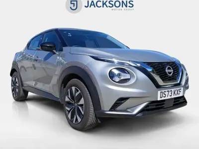 Usado Nissan Juke Acenta 114 CV (83 kW) 2023 Plateado SUV