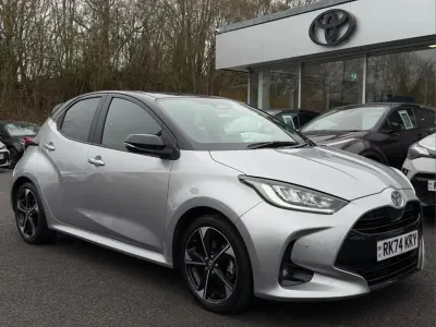 Used Toyota Yaris Hybrid Edition 128 HP (94 kW) 2024 Silver Hatchback